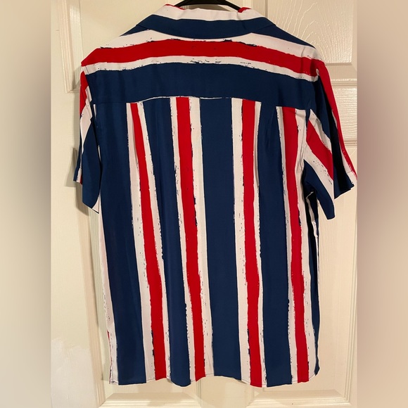 Men’s Size Small Original Use Button-down Shortsleeve Shirt - Picture 2 of 2